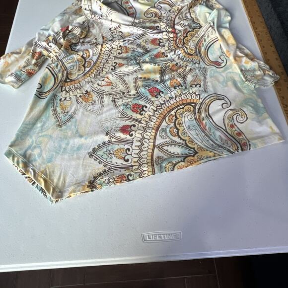 Chico's 2 chicos large Cream Mandala Angled Alyssa Ruched Sleeve Shirt bohemian - Picture 11 of 12